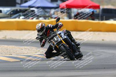 media/Apr-10-2022-SoCal Trackdays (Sun) [[f104b12566]]/Turn 2 (1135am)/